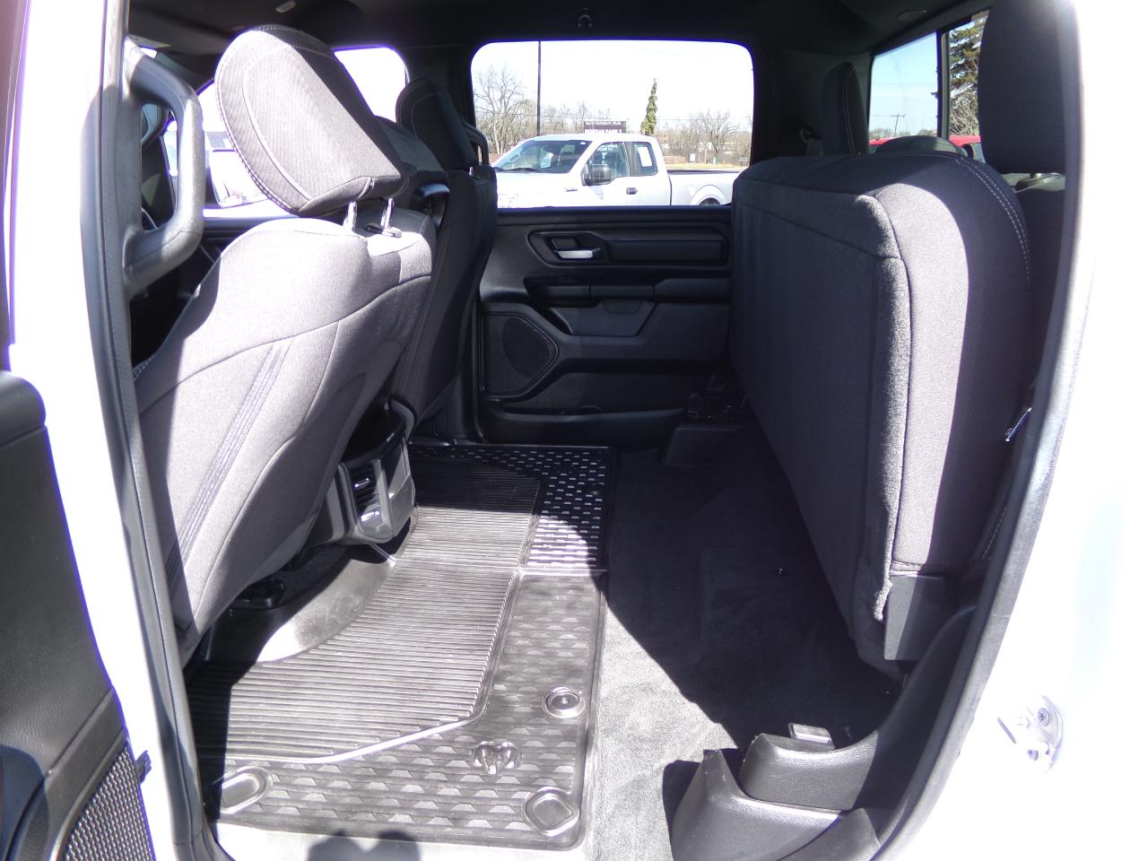 RAM 1500 Tradesman 4x4 Crew Cab 6'4" Box 2023