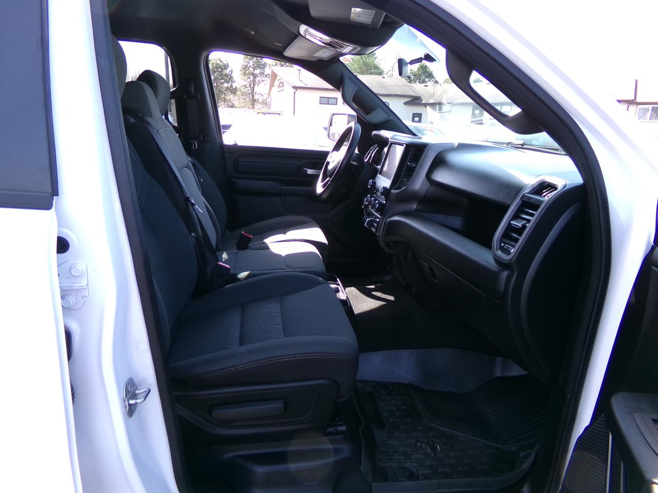 RAM 1500 Tradesman 4x4 Crew Cab 6'4" Box 2023