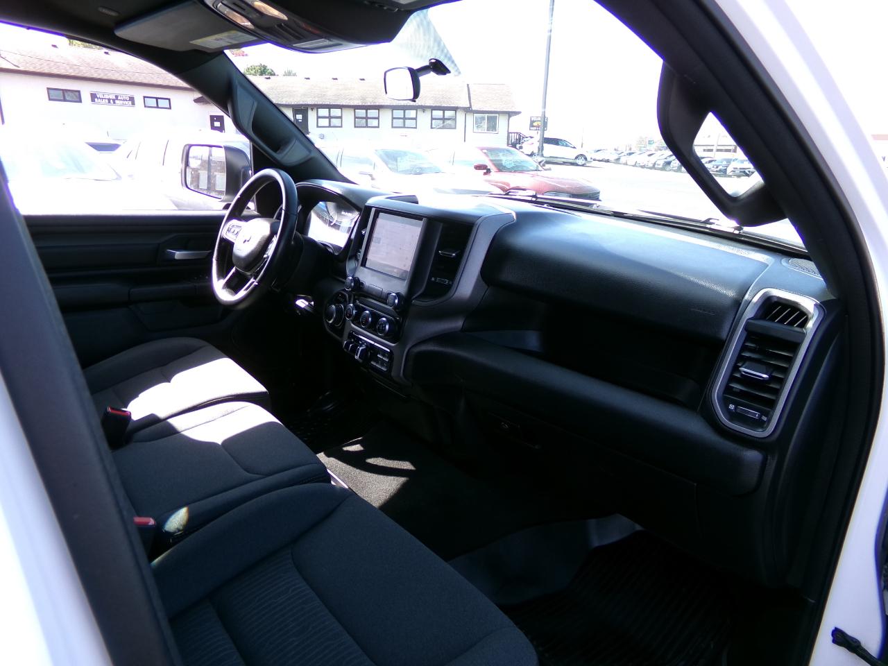 RAM 1500 Tradesman 4x4 Crew Cab 6'4" Box 2023