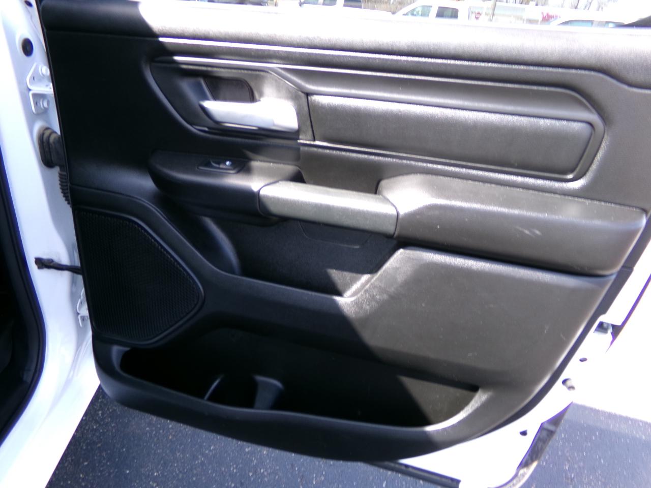 RAM 1500 Tradesman 4x4 Crew Cab 6'4" Box 2023