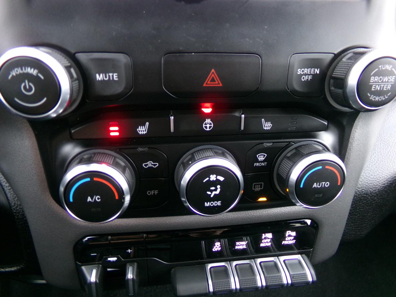 RAM 3500 Lone Star 4x4 Crew Cab 6'4" Box 2024