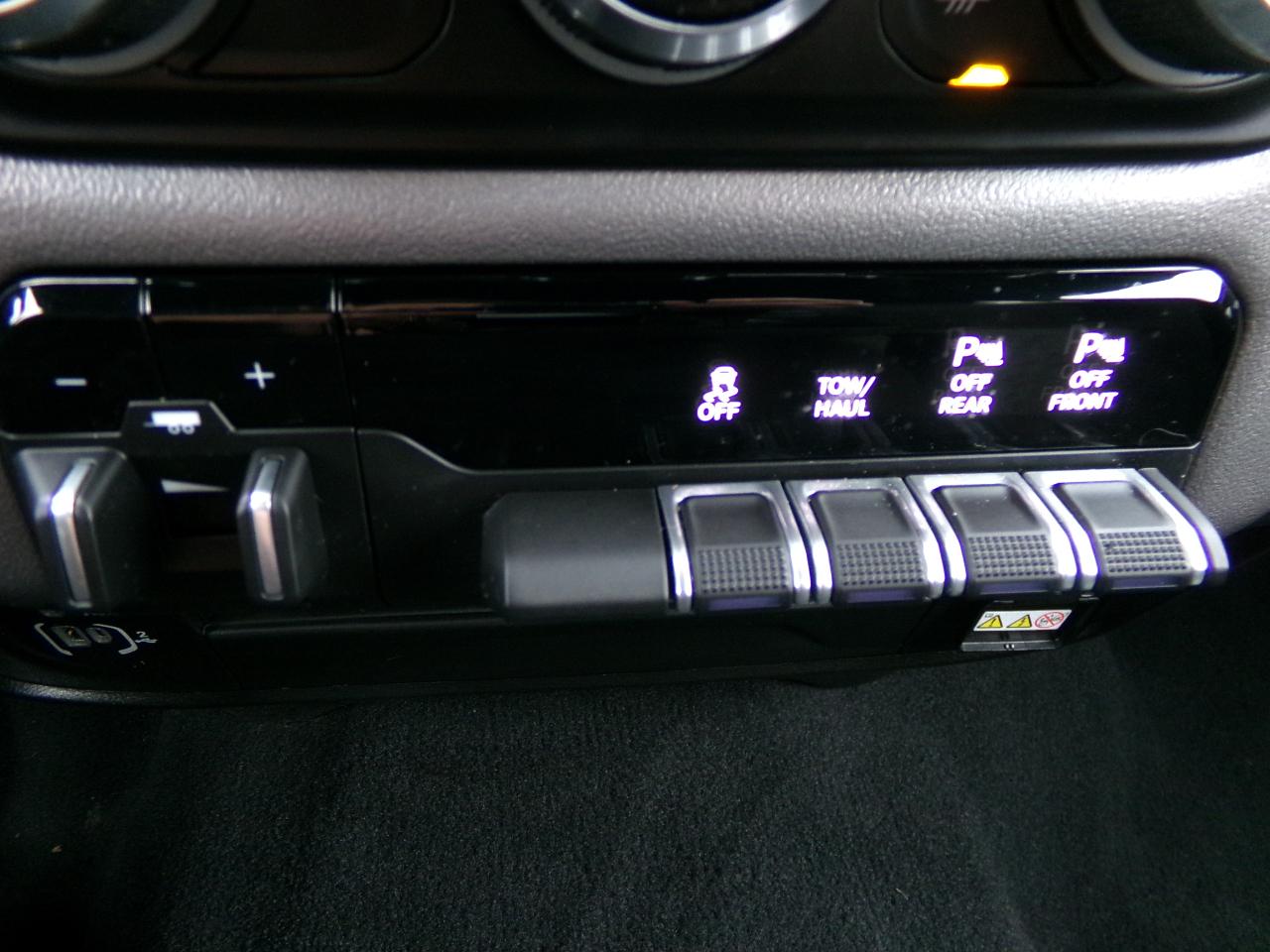 RAM 3500 Lone Star 4x4 Crew Cab 6'4" Box 2024