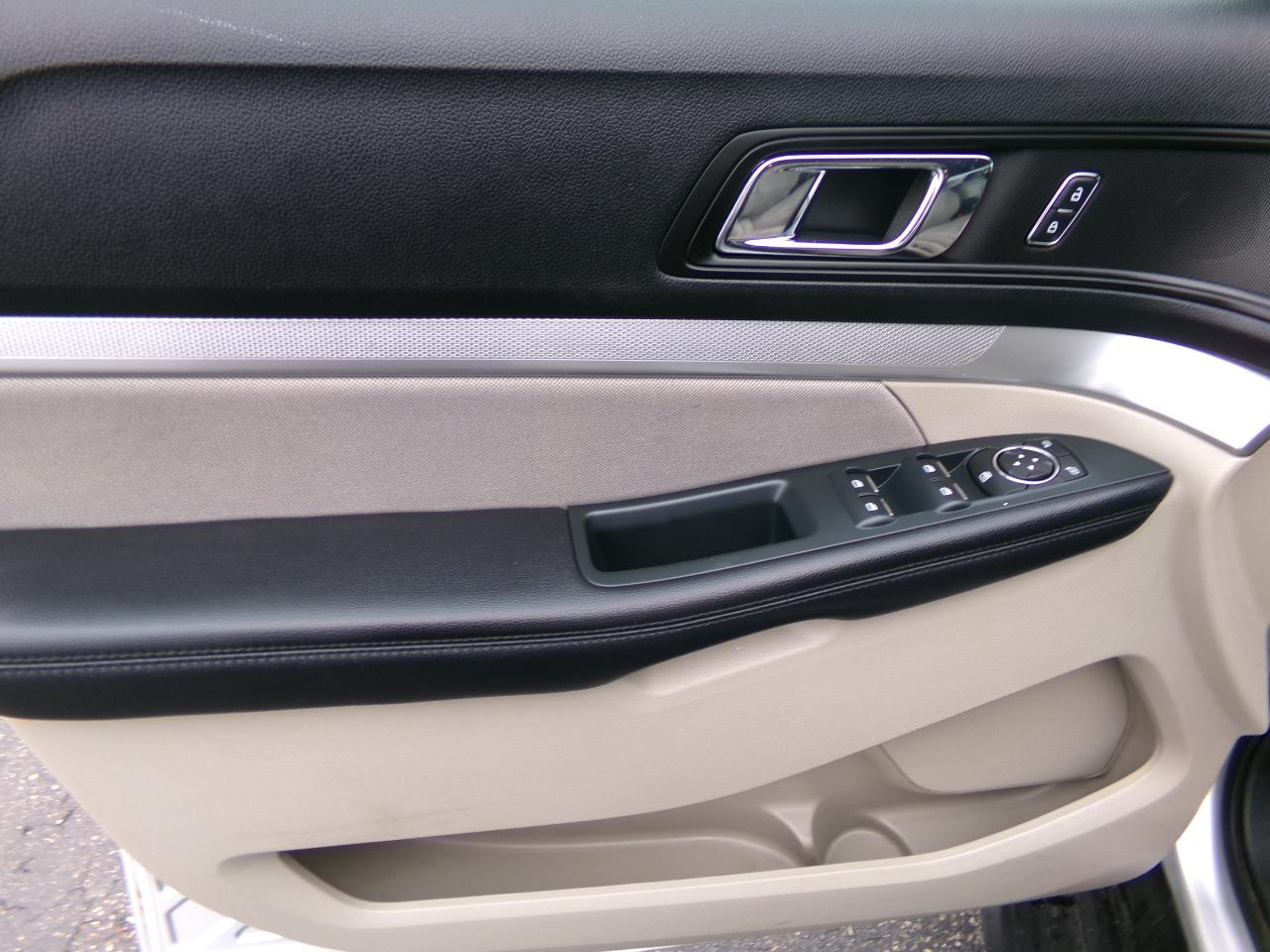 Ford Explorer Base 4WD 2019