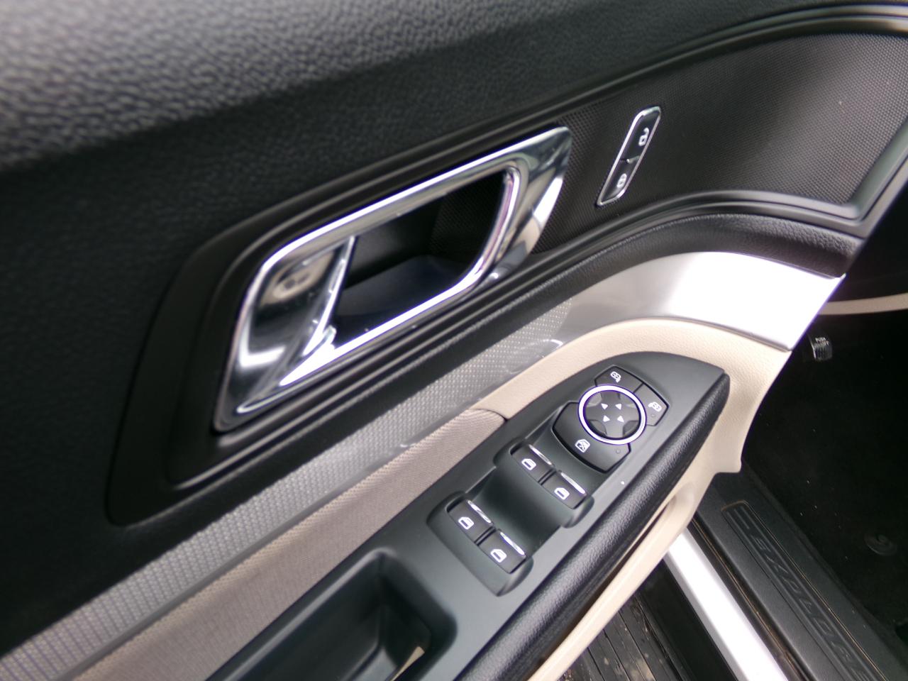 Ford Explorer Base 4WD 2019