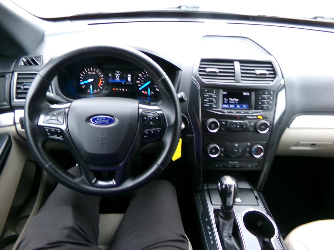 Ford Explorer Base 4WD 2019