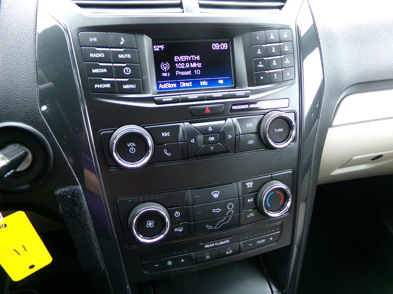 Ford Explorer Base 4WD 2019