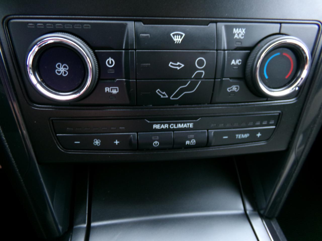 Ford Explorer Base 4WD 2019