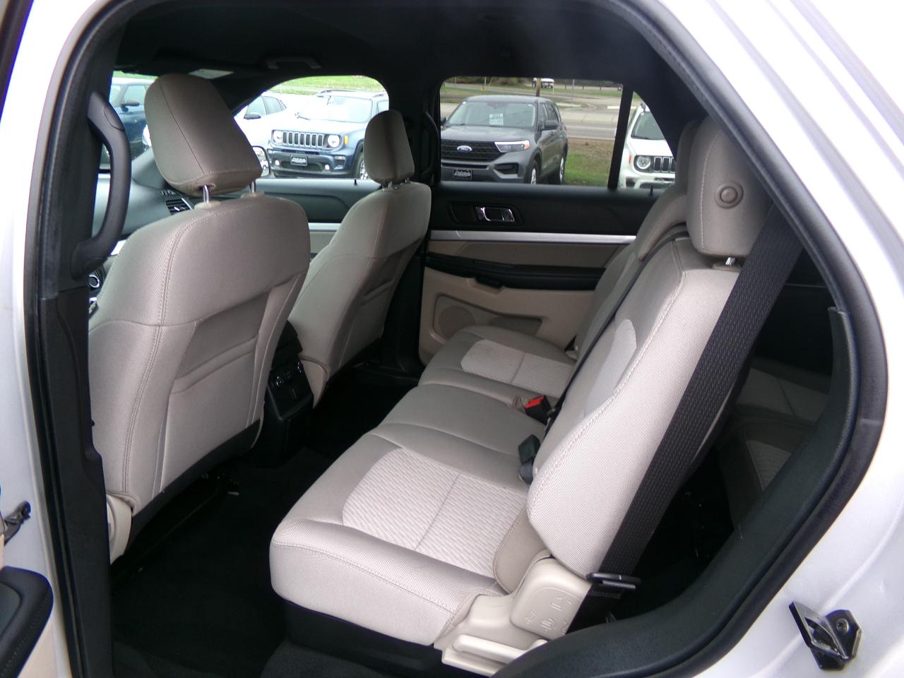 Ford Explorer Base 4WD 2019