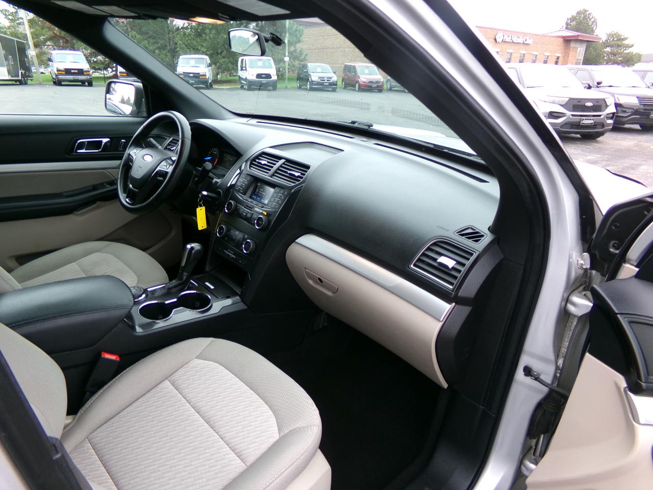 Ford Explorer Base 4WD 2019