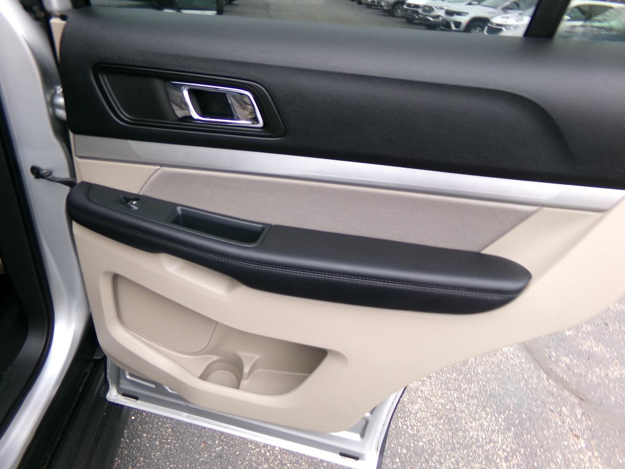 Ford Explorer Base 4WD 2019