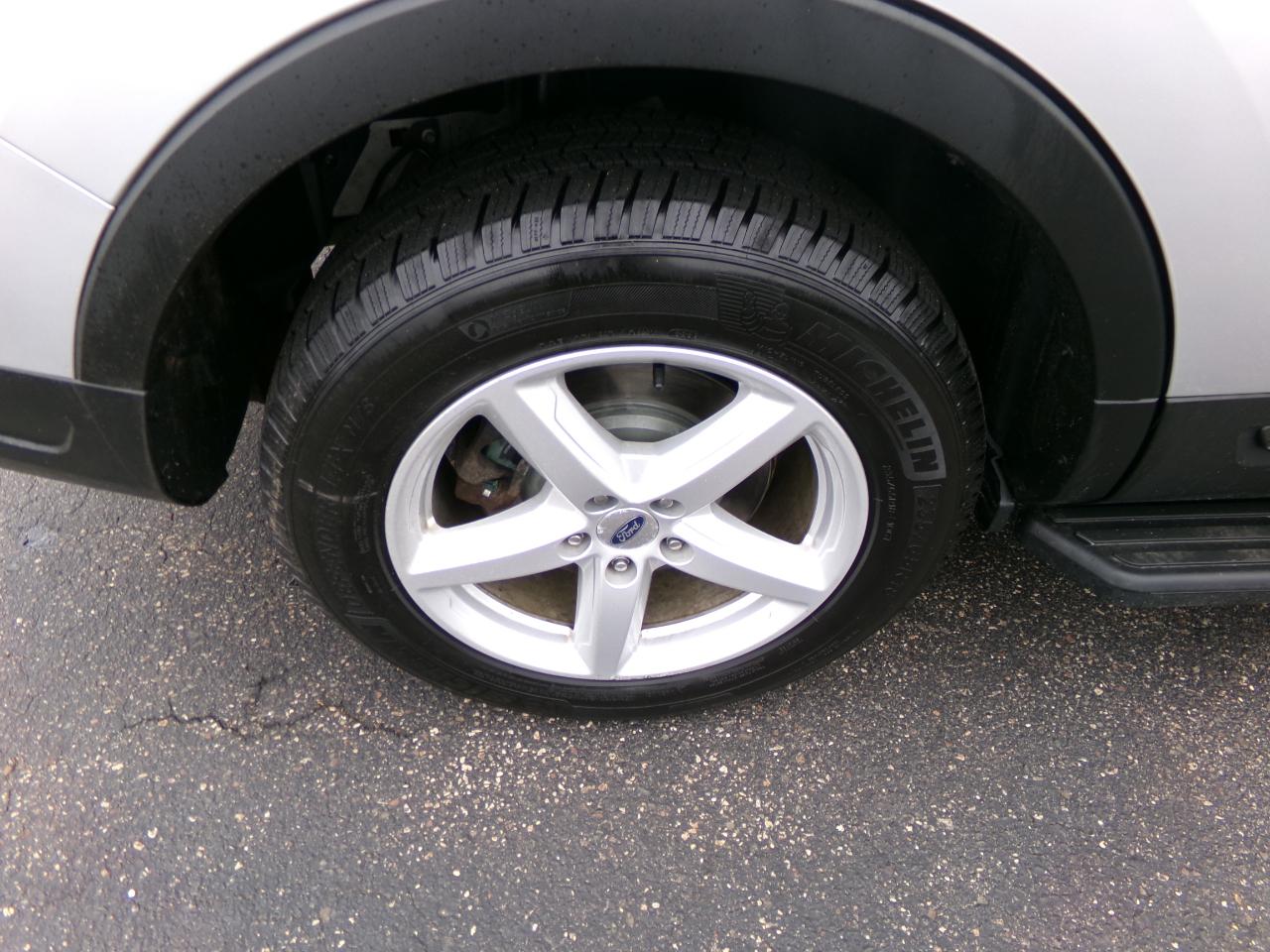 Ford Explorer Base 4WD 2019