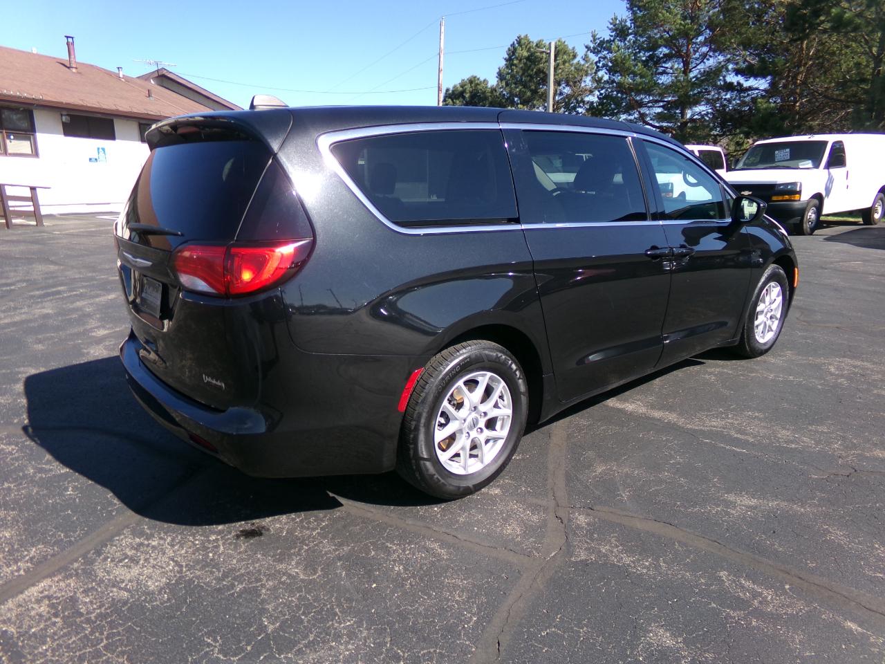 Chrysler Voyager LX FWD 2022