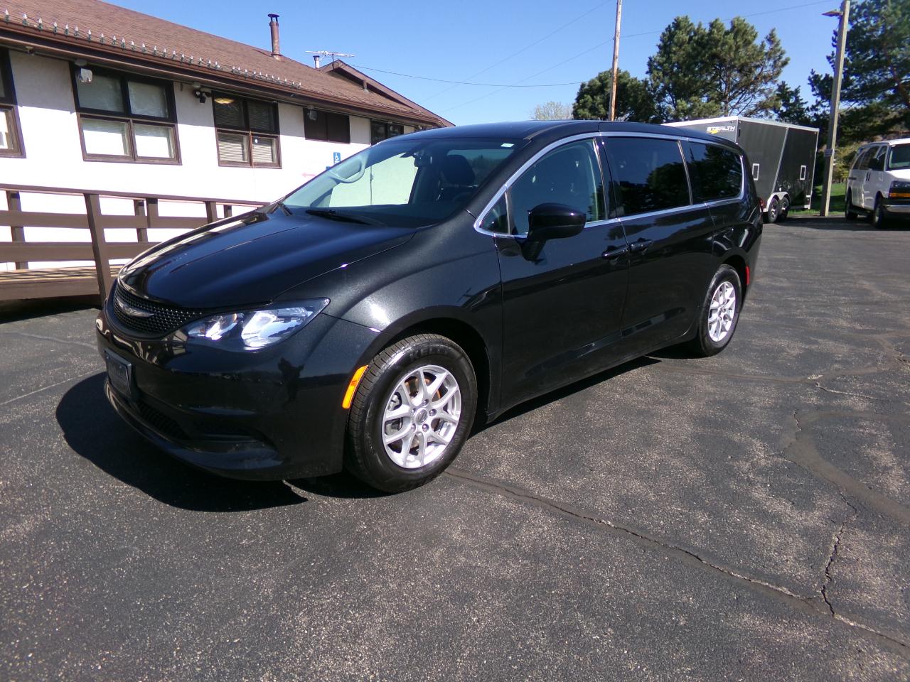 Chrysler Voyager LX FWD 2022