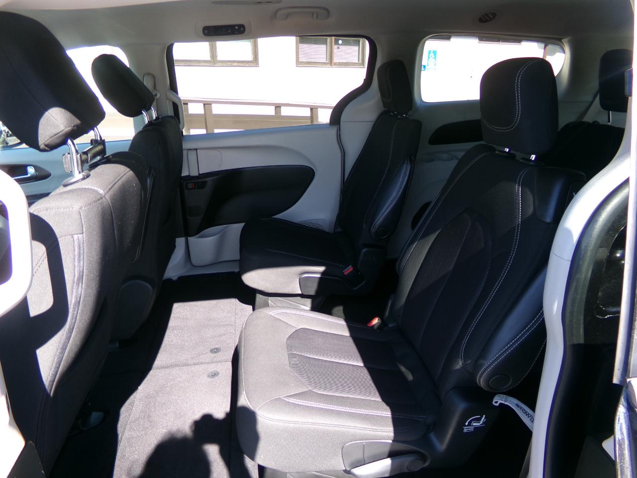 Chrysler Voyager LX FWD 2022