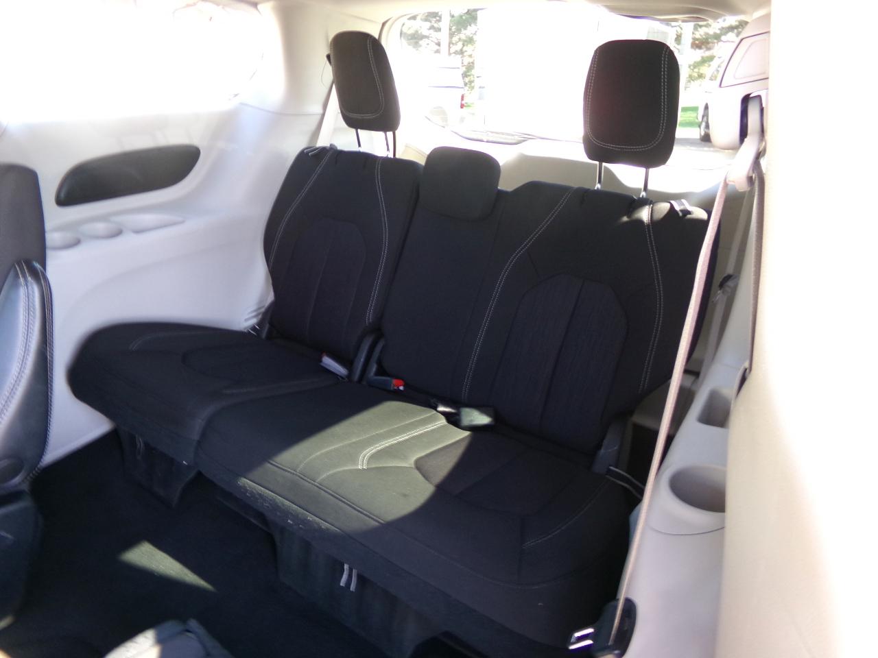 Chrysler Voyager LX FWD 2022