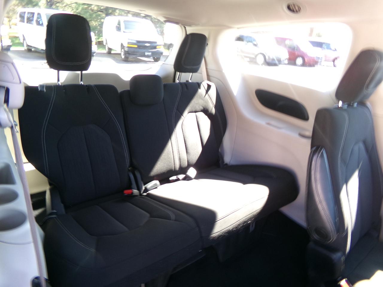 Chrysler Voyager LX FWD 2022