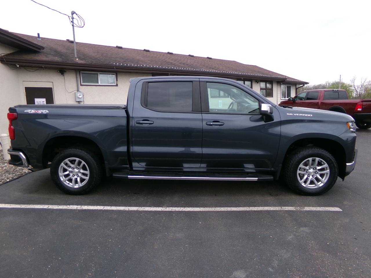 Chevrolet Silverado 1500 4WD Crew Cab 147" LT w/1LT 2021
