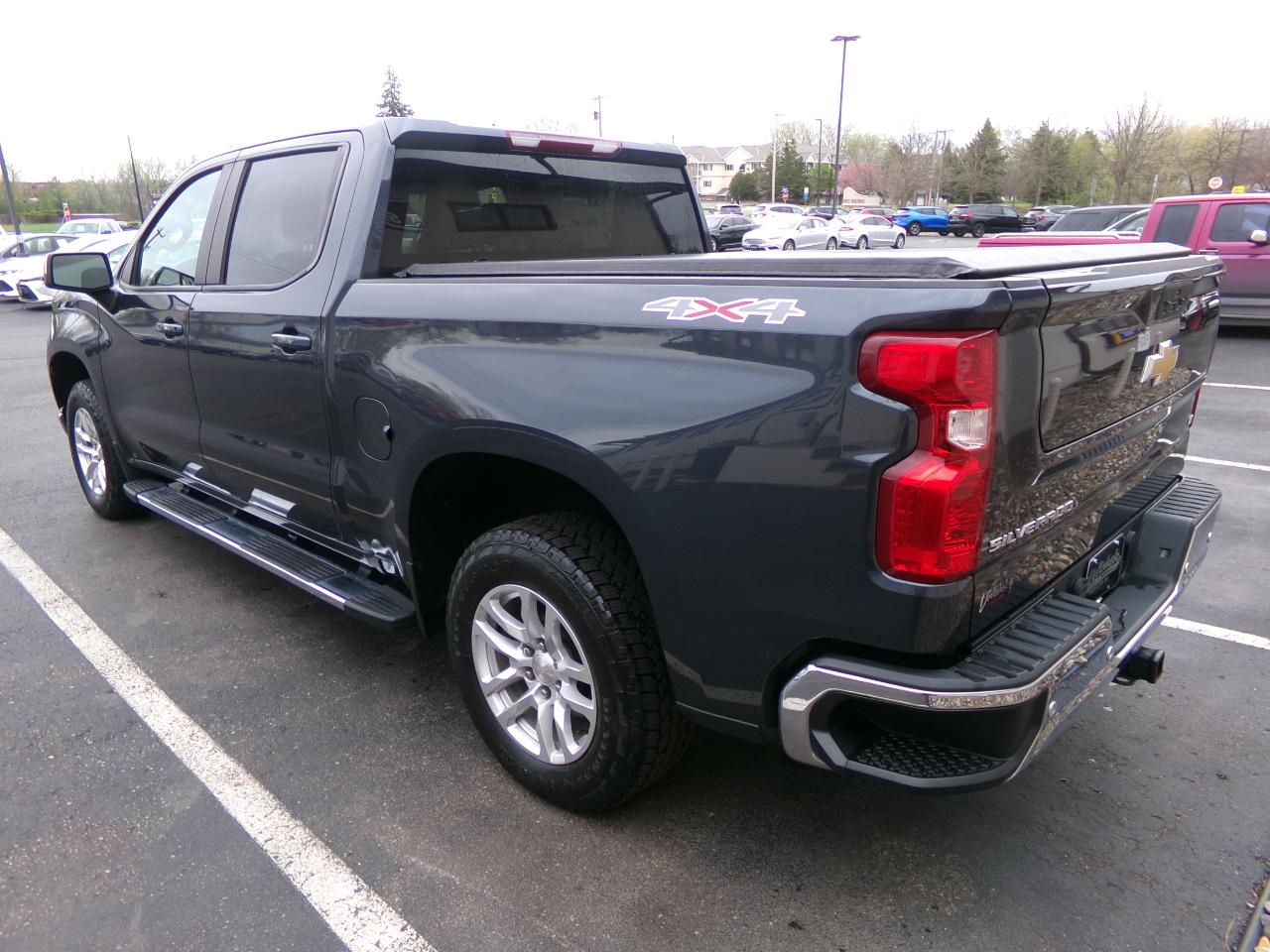Chevrolet Silverado 1500 4WD Crew Cab 147" LT w/1LT 2021