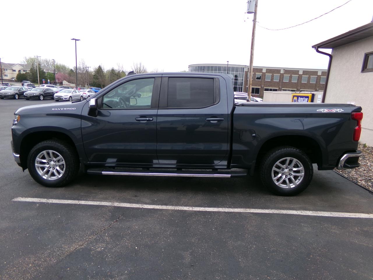 Chevrolet Silverado 1500 4WD Crew Cab 147" LT w/1LT 2021