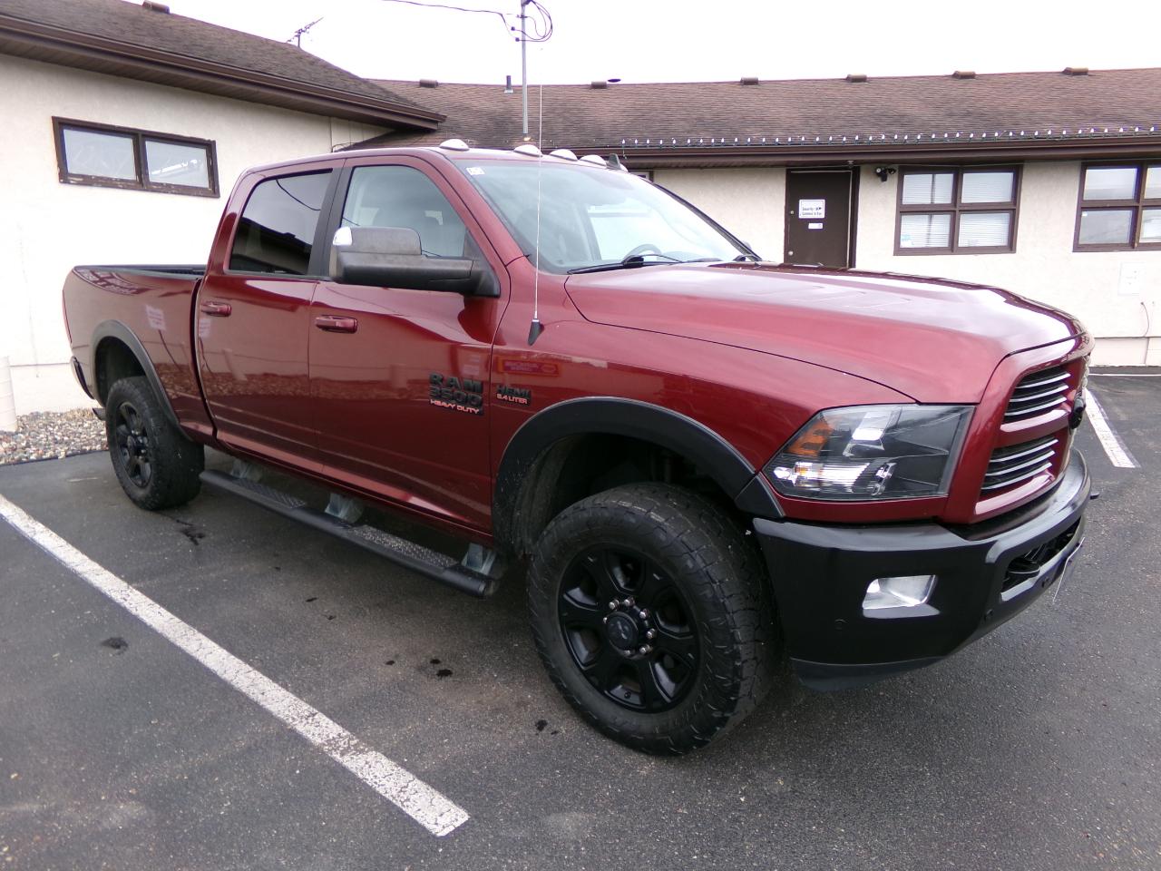 RAM 3500 Big Horn 4x4 Crew Cab 6'4" Box 2017