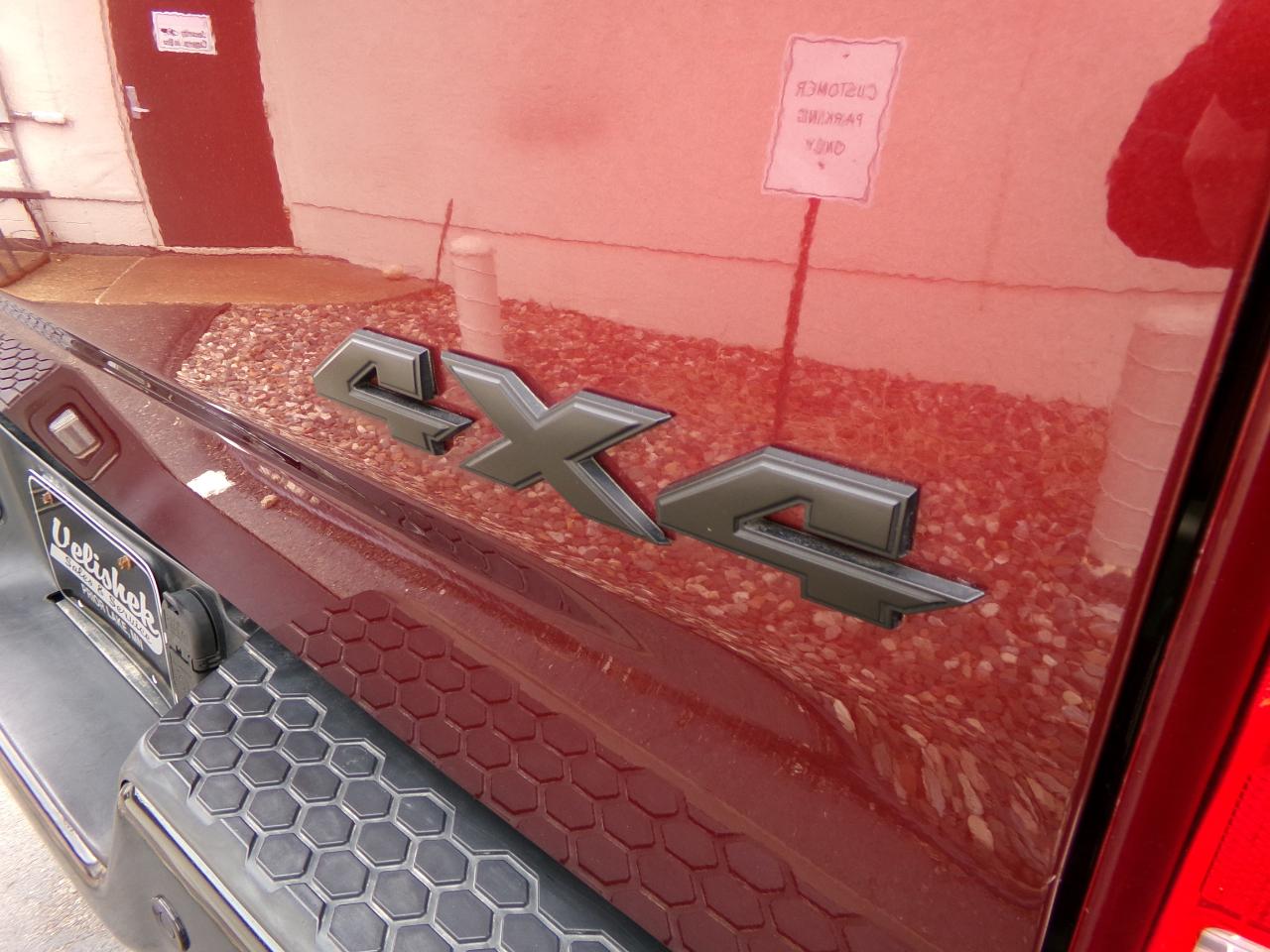 RAM 3500 Big Horn 4x4 Crew Cab 6'4" Box 2017