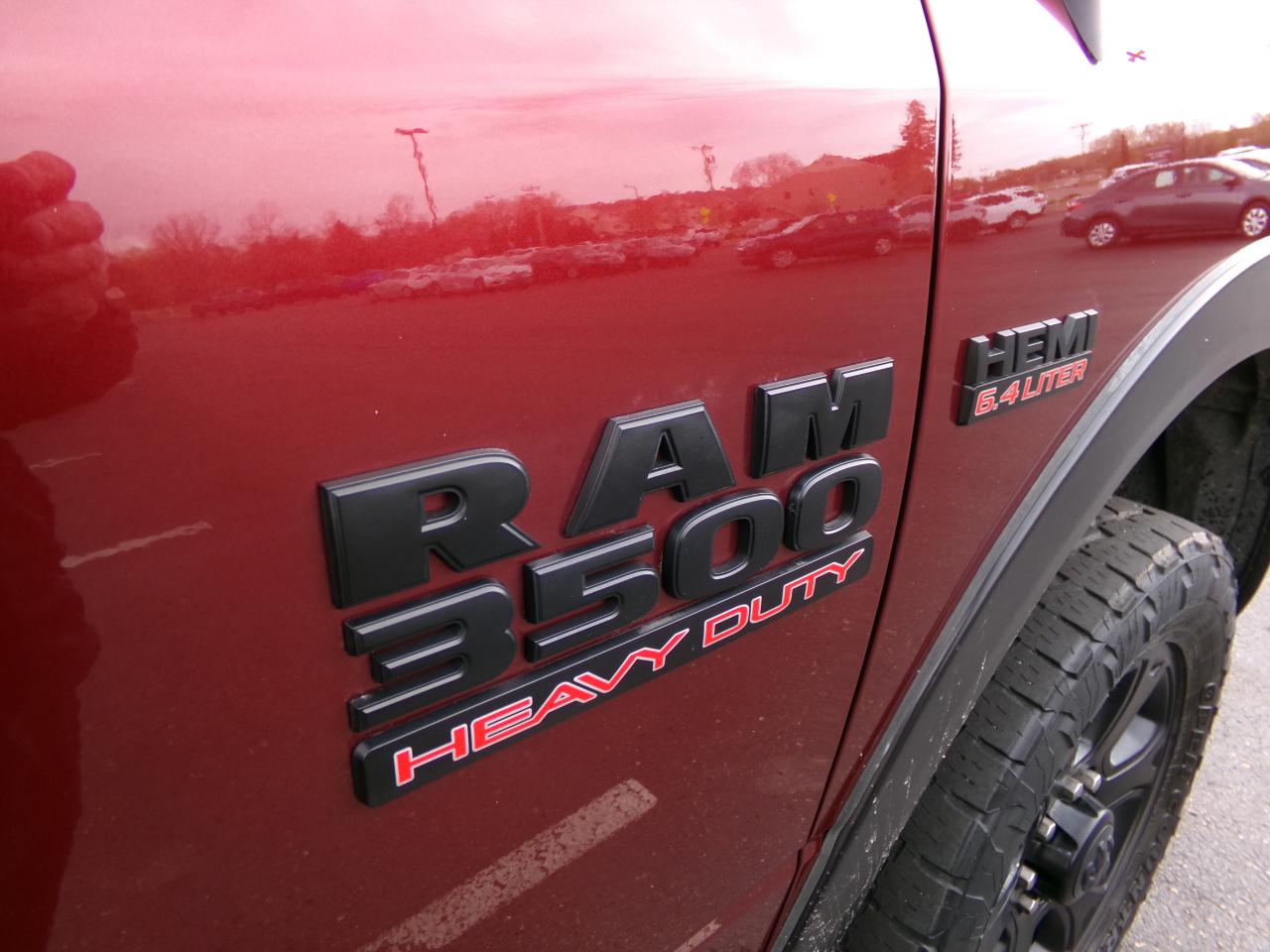 RAM 3500 Big Horn 4x4 Crew Cab 6'4" Box 2017