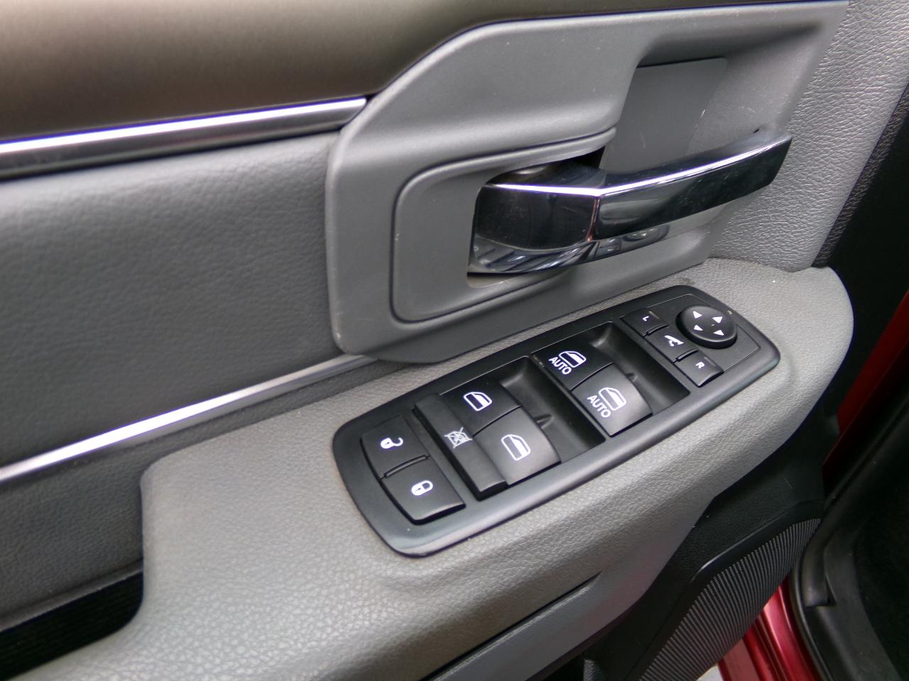 RAM 3500 Big Horn 4x4 Crew Cab 6'4" Box 2017