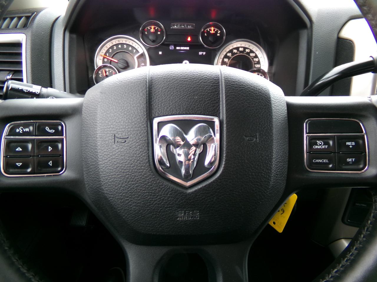 RAM 3500 Big Horn 4x4 Crew Cab 6'4" Box 2017