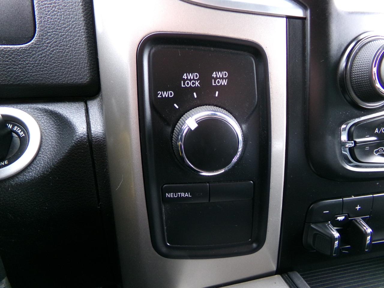 RAM 3500 Big Horn 4x4 Crew Cab 6'4" Box 2017