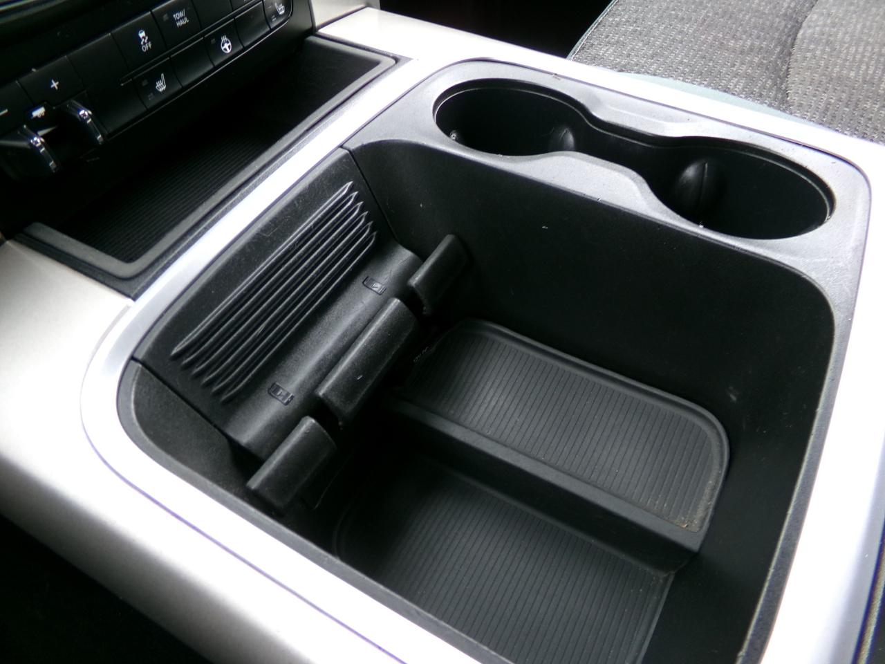 RAM 3500 Big Horn 4x4 Crew Cab 6'4" Box 2017