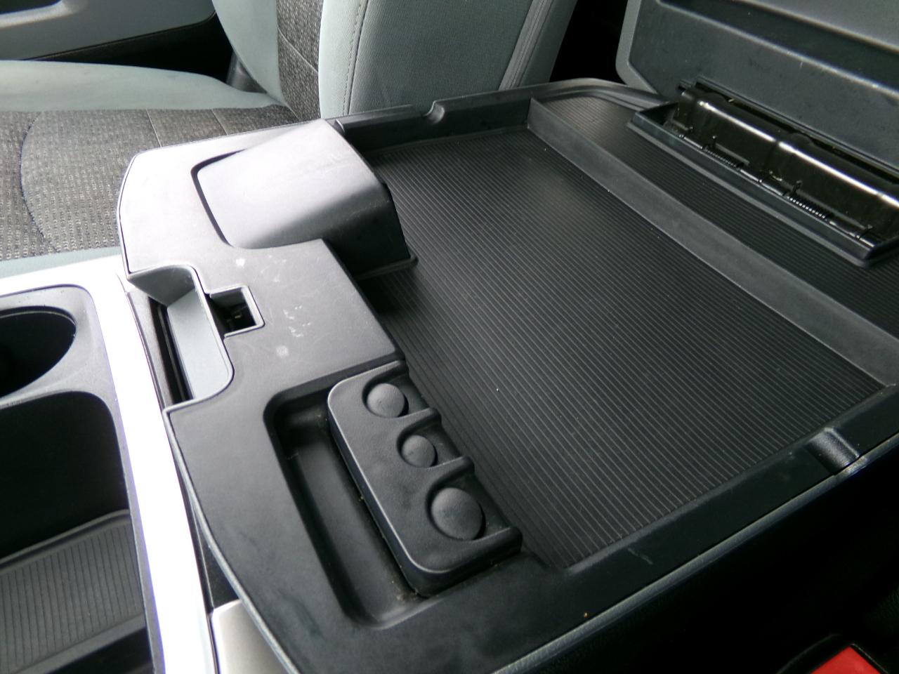 RAM 3500 Big Horn 4x4 Crew Cab 6'4" Box 2017