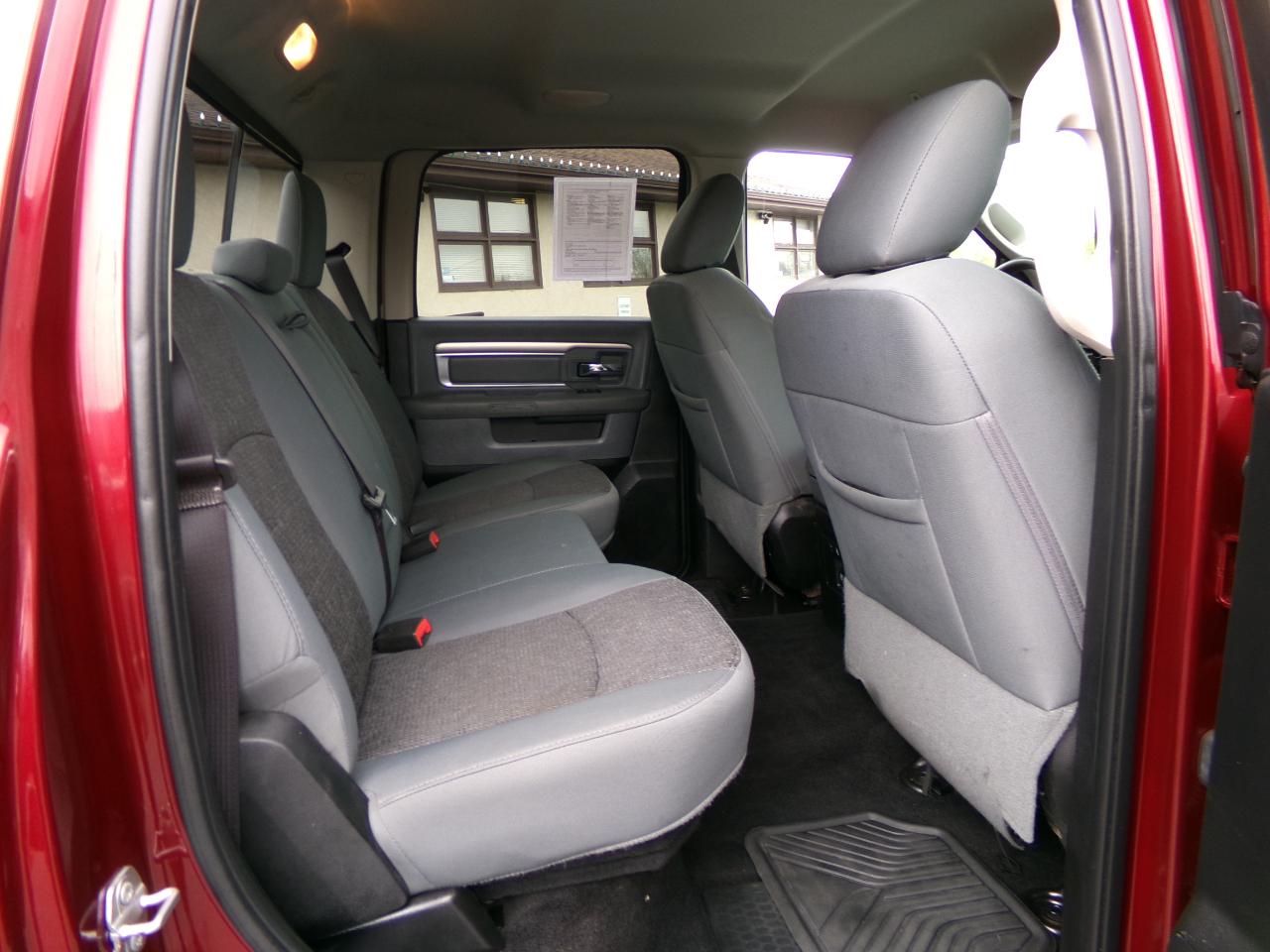 RAM 3500 Big Horn 4x4 Crew Cab 6'4" Box 2017