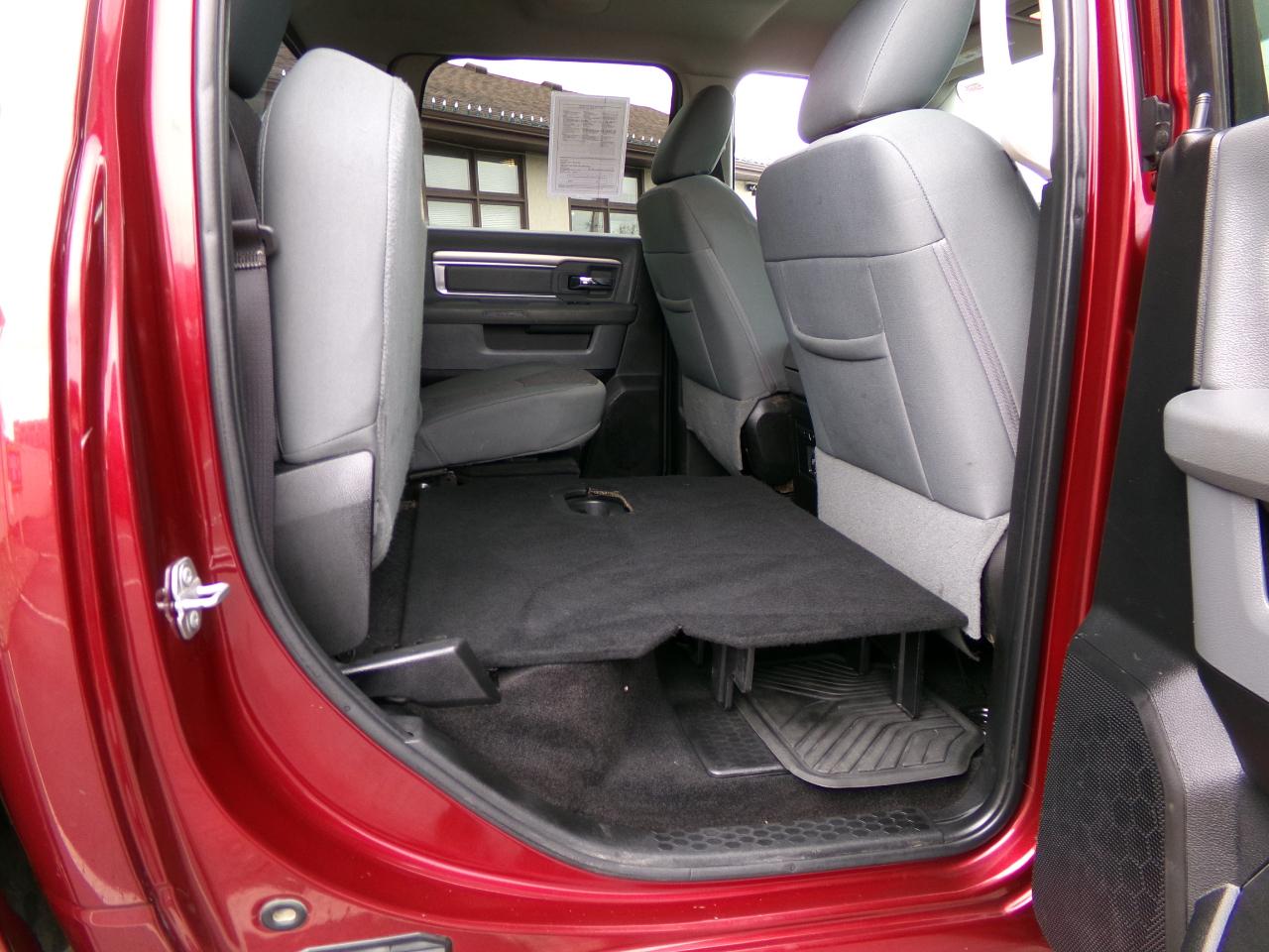 RAM 3500 Big Horn 4x4 Crew Cab 6'4" Box 2017