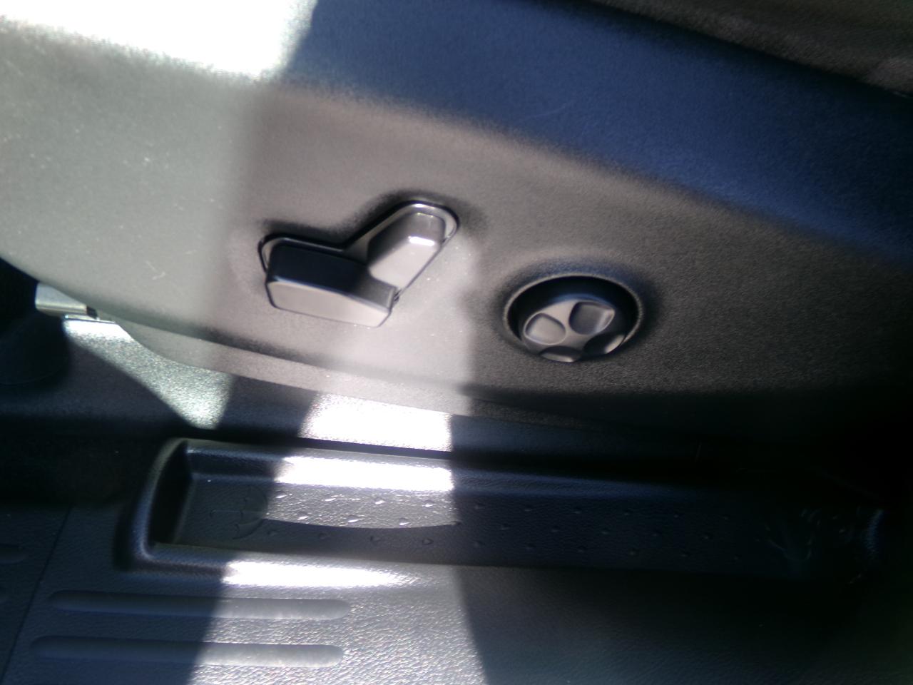 Chrysler Pacifica Touring FWD 2023