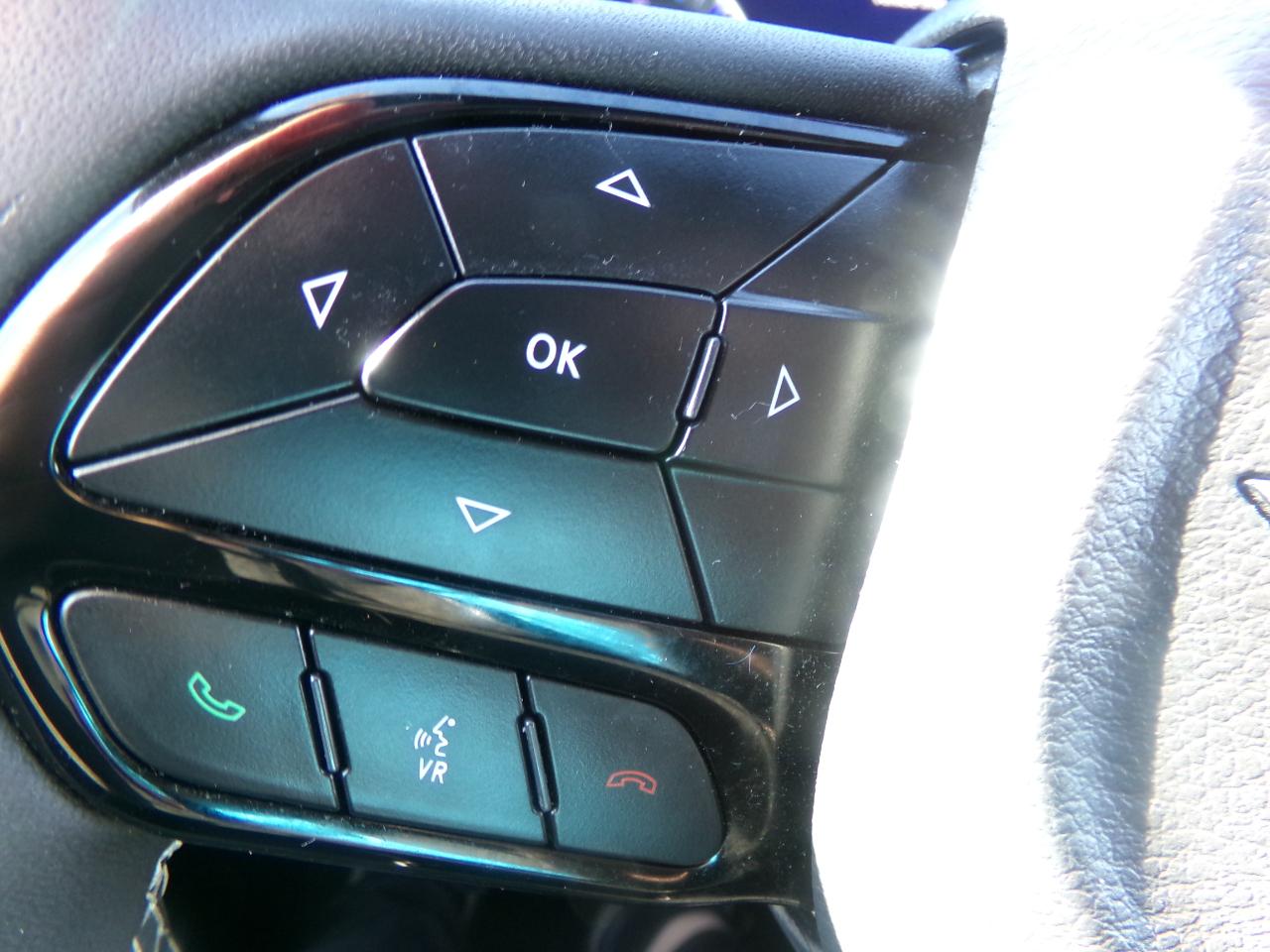 Chrysler Pacifica Touring FWD 2023