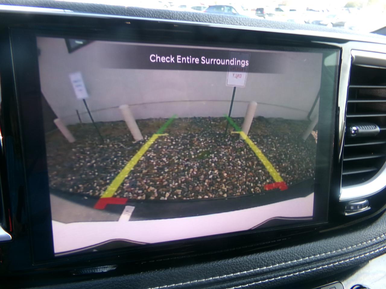 Chrysler Pacifica Touring FWD 2023