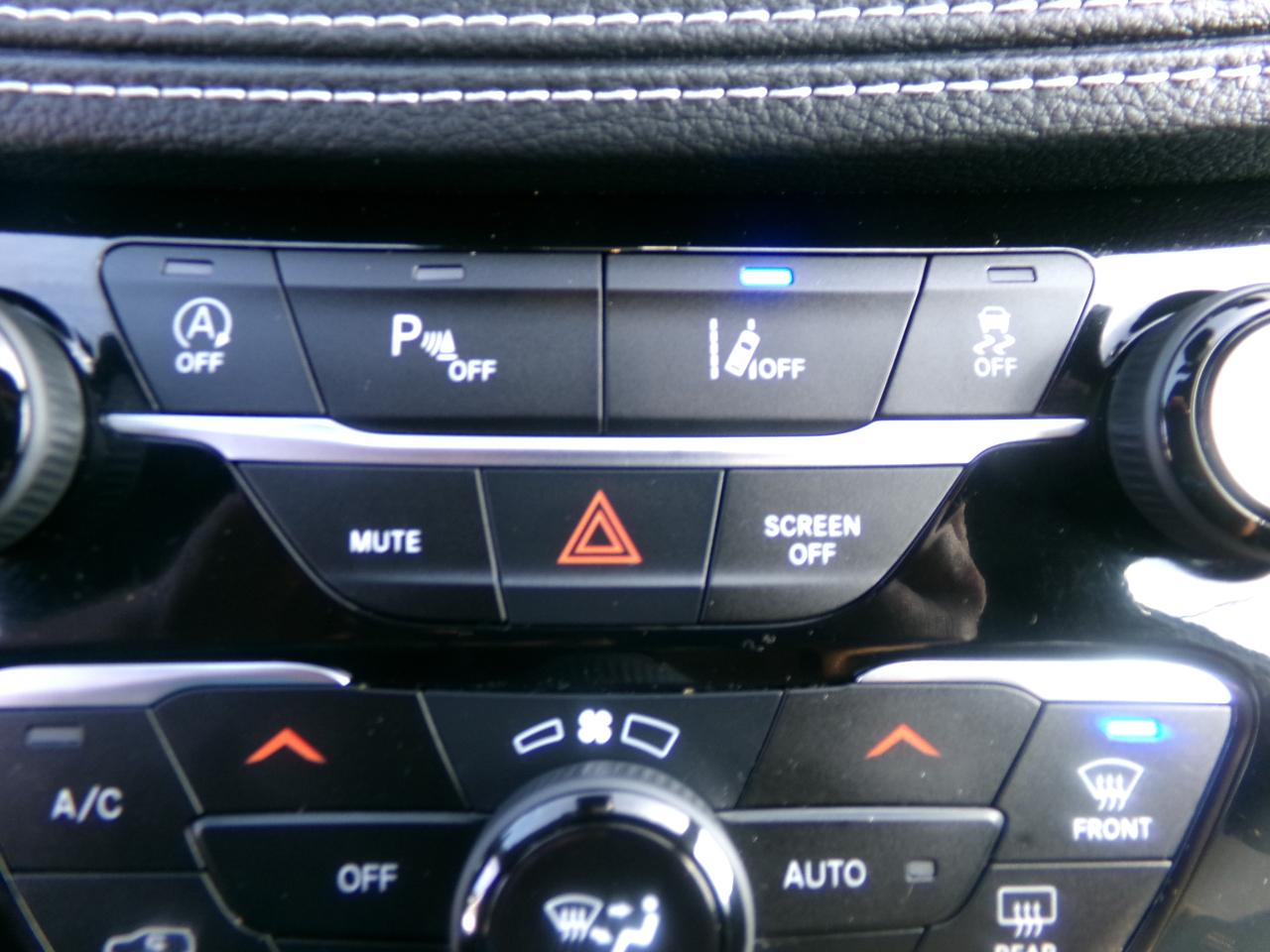 Chrysler Pacifica Touring FWD 2023