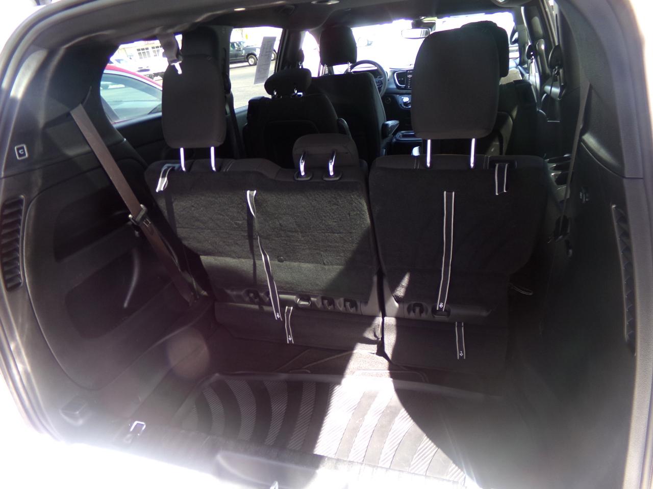 Chrysler Pacifica Touring FWD 2023