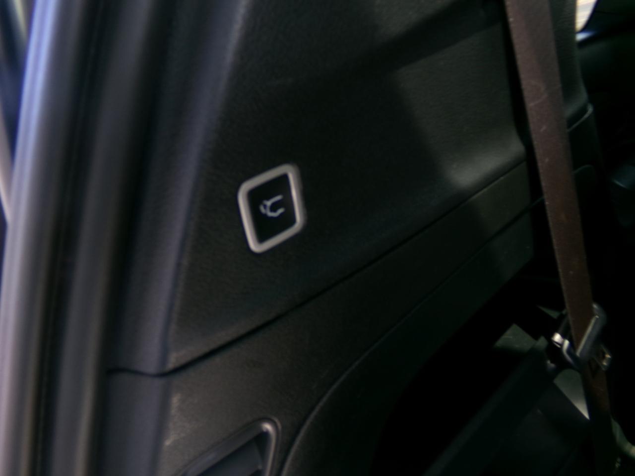 Chrysler Pacifica Touring FWD 2023