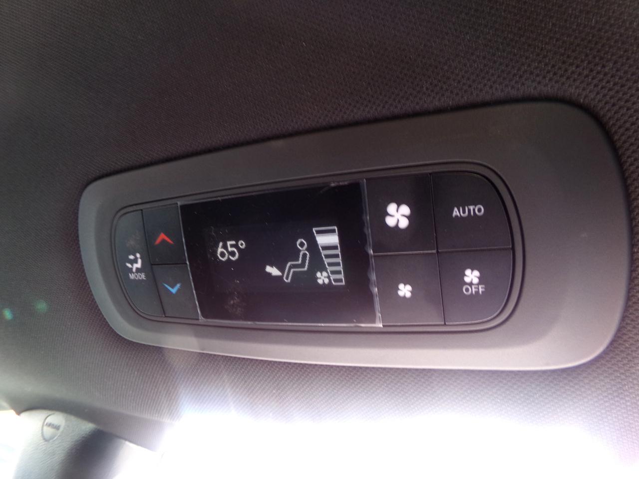 Chrysler Pacifica Touring FWD 2023