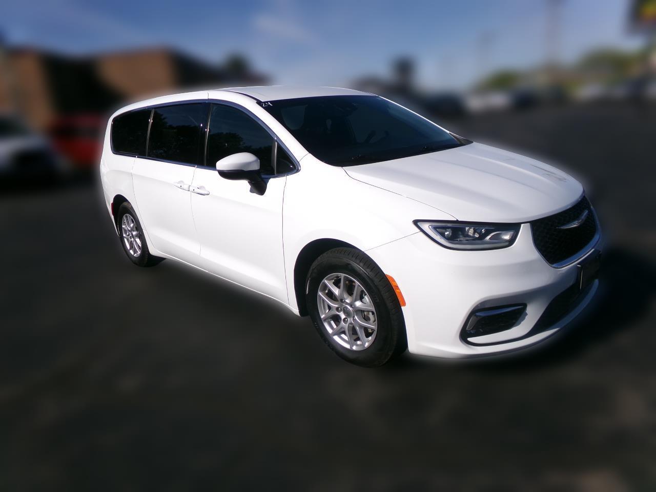 2023 Chrysler Pacifica Touring FWD