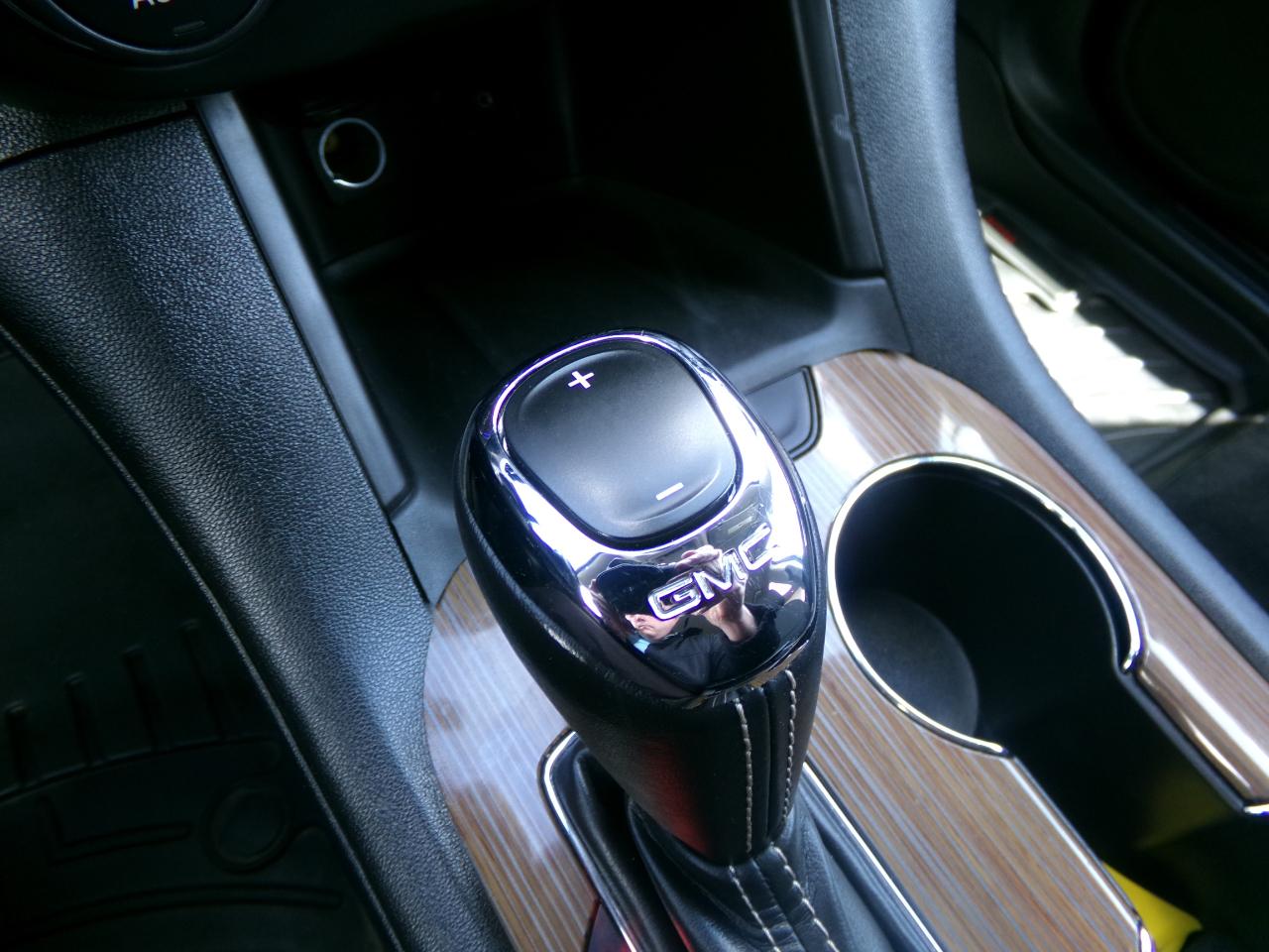 GMC Acadia AWD 4dr SLE w/SLE-1 2019