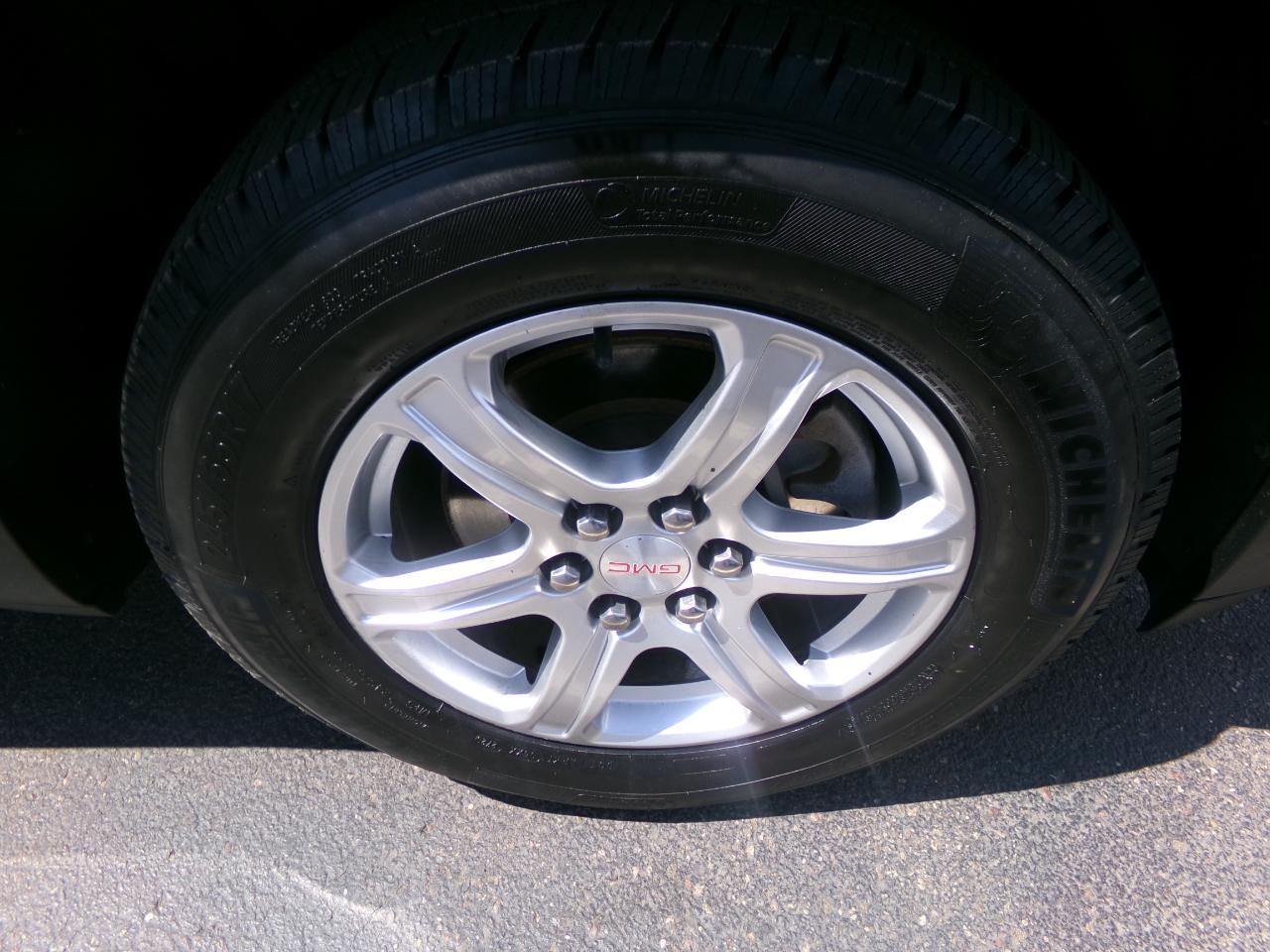 GMC Acadia AWD 4dr SLE w/SLE-1 2019