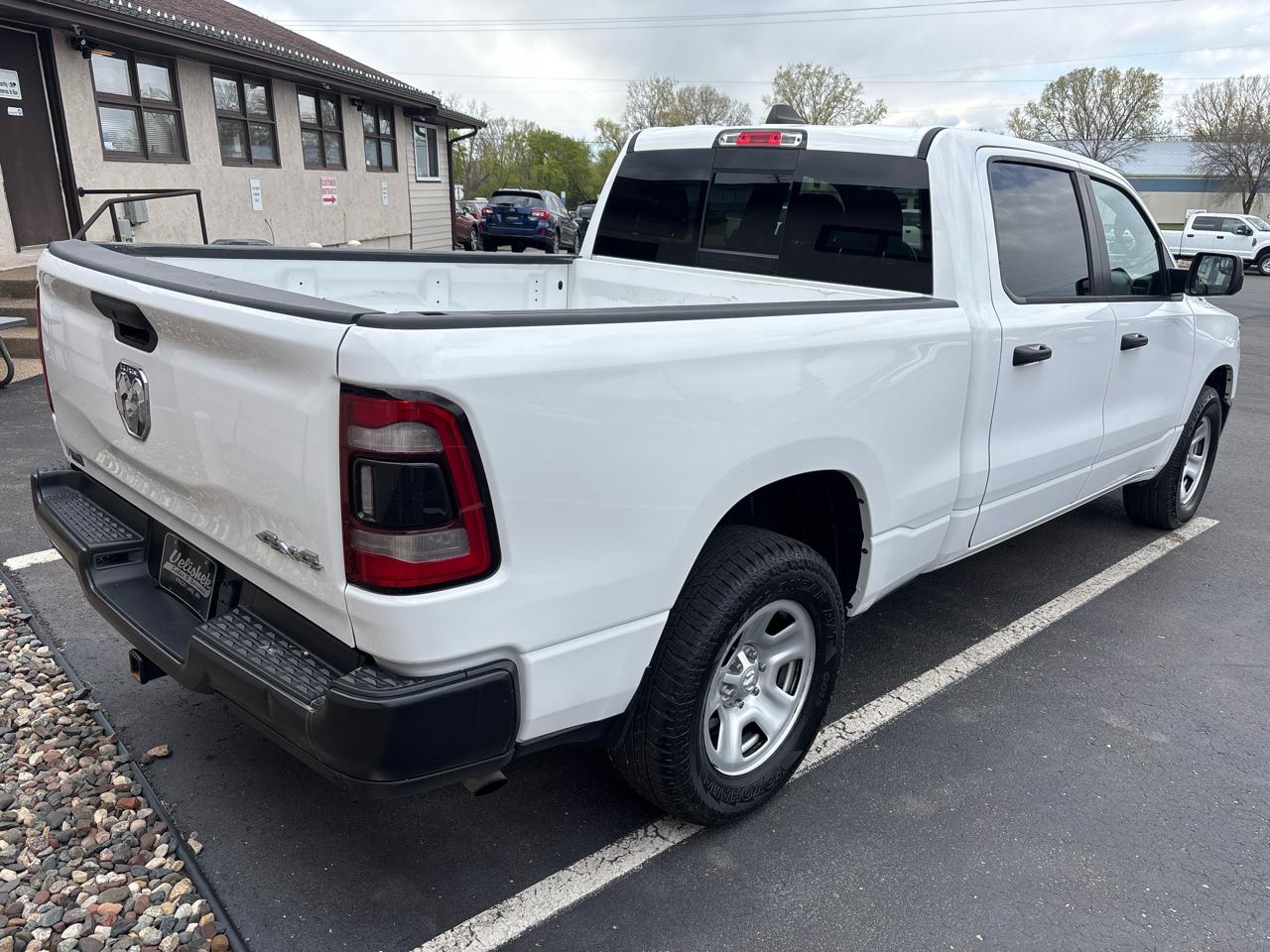 RAM 1500 Tradesman 4x4 Crew Cab 6'4" Box 2023