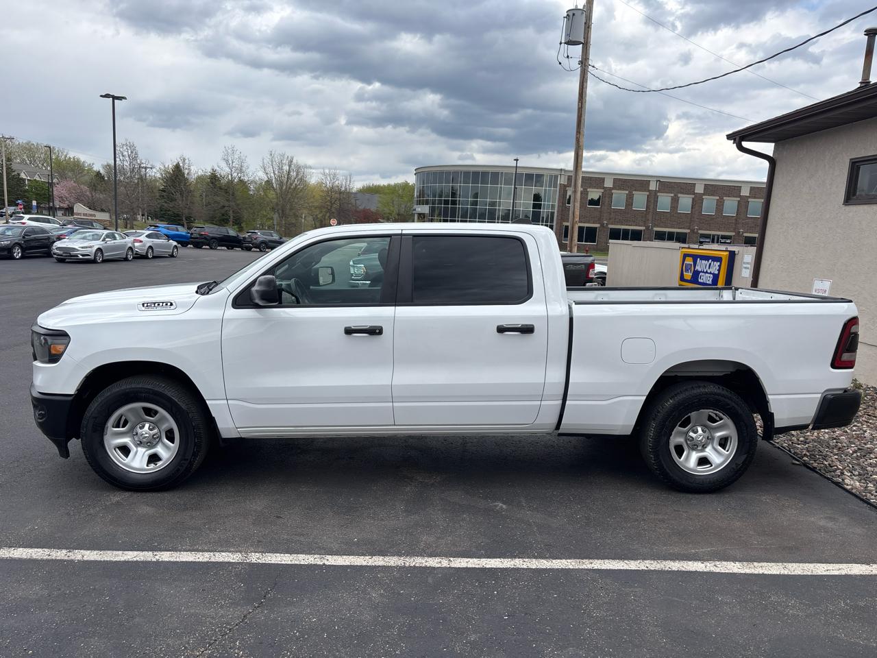 RAM 1500 Tradesman 4x4 Crew Cab 6'4" Box 2023