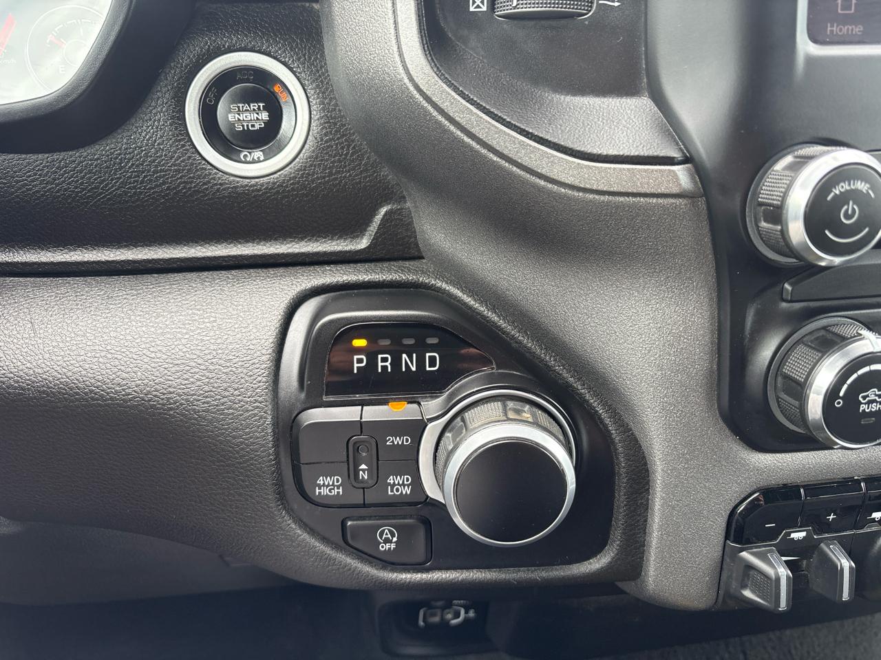 RAM 1500 Tradesman 4x4 Crew Cab 6'4" Box 2023