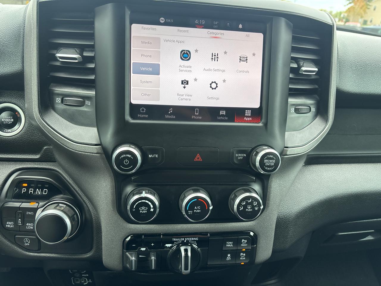 RAM 1500 Tradesman 4x4 Crew Cab 6'4" Box 2023