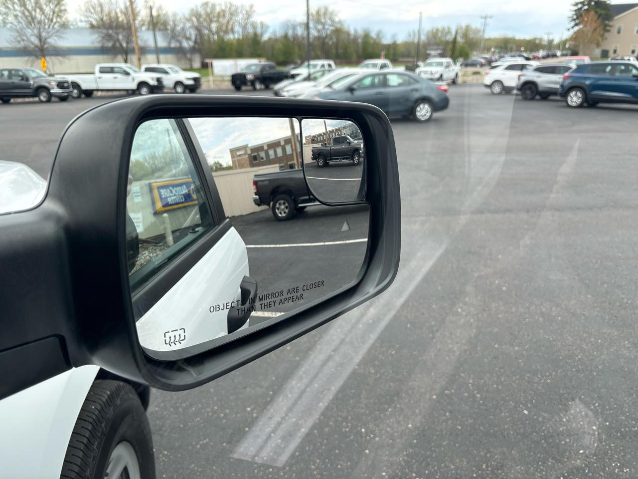 RAM 1500 Tradesman 4x4 Crew Cab 6'4" Box 2023