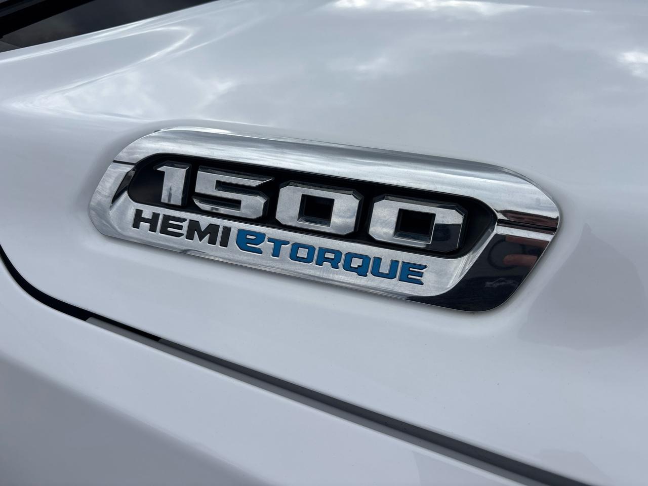 RAM 1500 Tradesman 4x4 Crew Cab 6'4" Box 2023