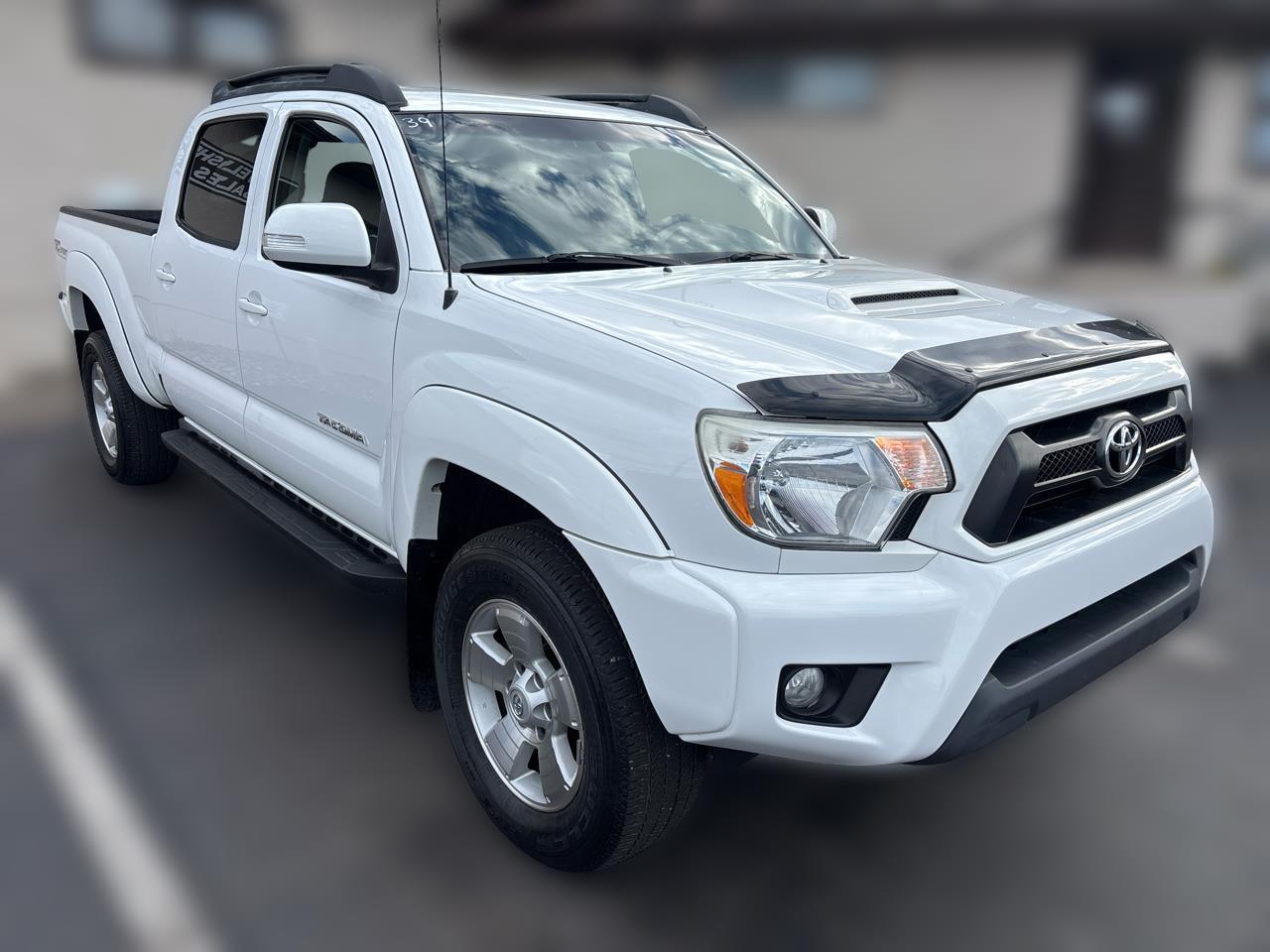 Toyota Tacoma 4WD Double Cab LB V6 AT (Natl) 2015
